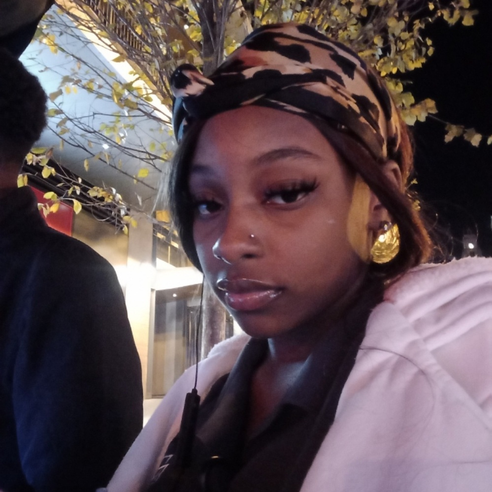 Meet your Posher, Lashia